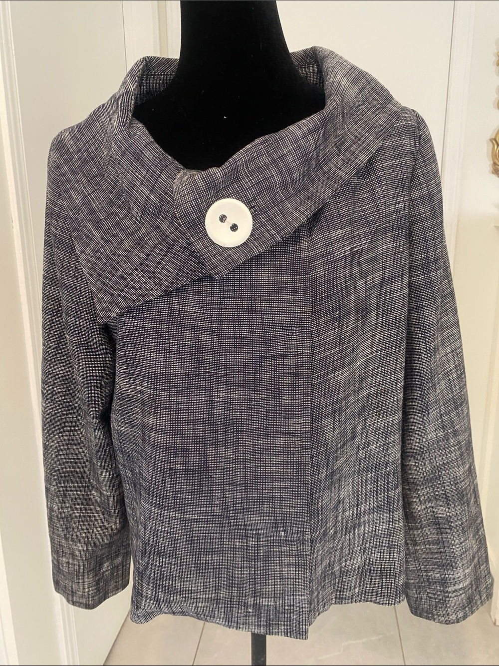 Navy Blue/White textured Blazer with large statement button at Collar Size 14